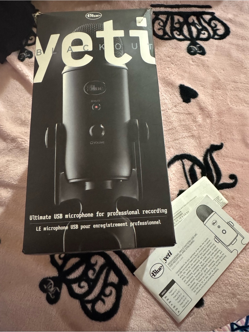 Blue Yeti Blackout USB Microphone - Black